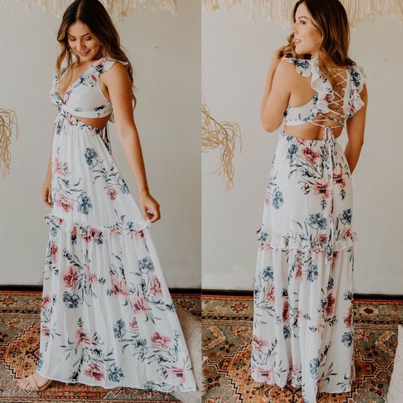 🚨24 HOUR SALE🚨 *LAST 1* Perfect Date Lace Floral Max Dress - Picture 3 of 7